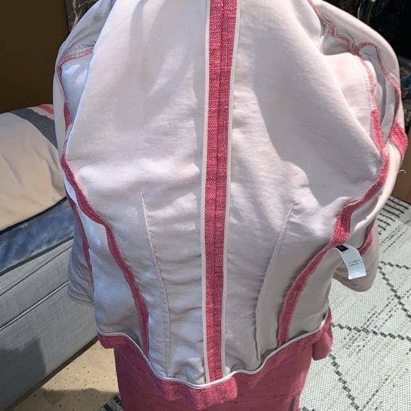 Beautiful Gently Loved Matching Jacket/Skirt Suit by Les Copains - Picture 6 of 16